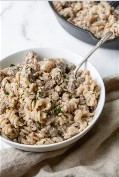Stroganoff de Carne en Horno Holandés de Hierro Fundido