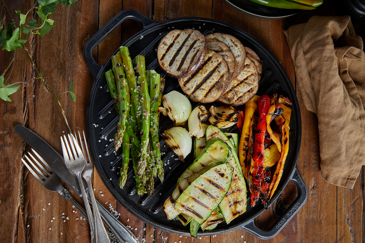 ¿Qué cocinar en una plancha de hierro fundido?