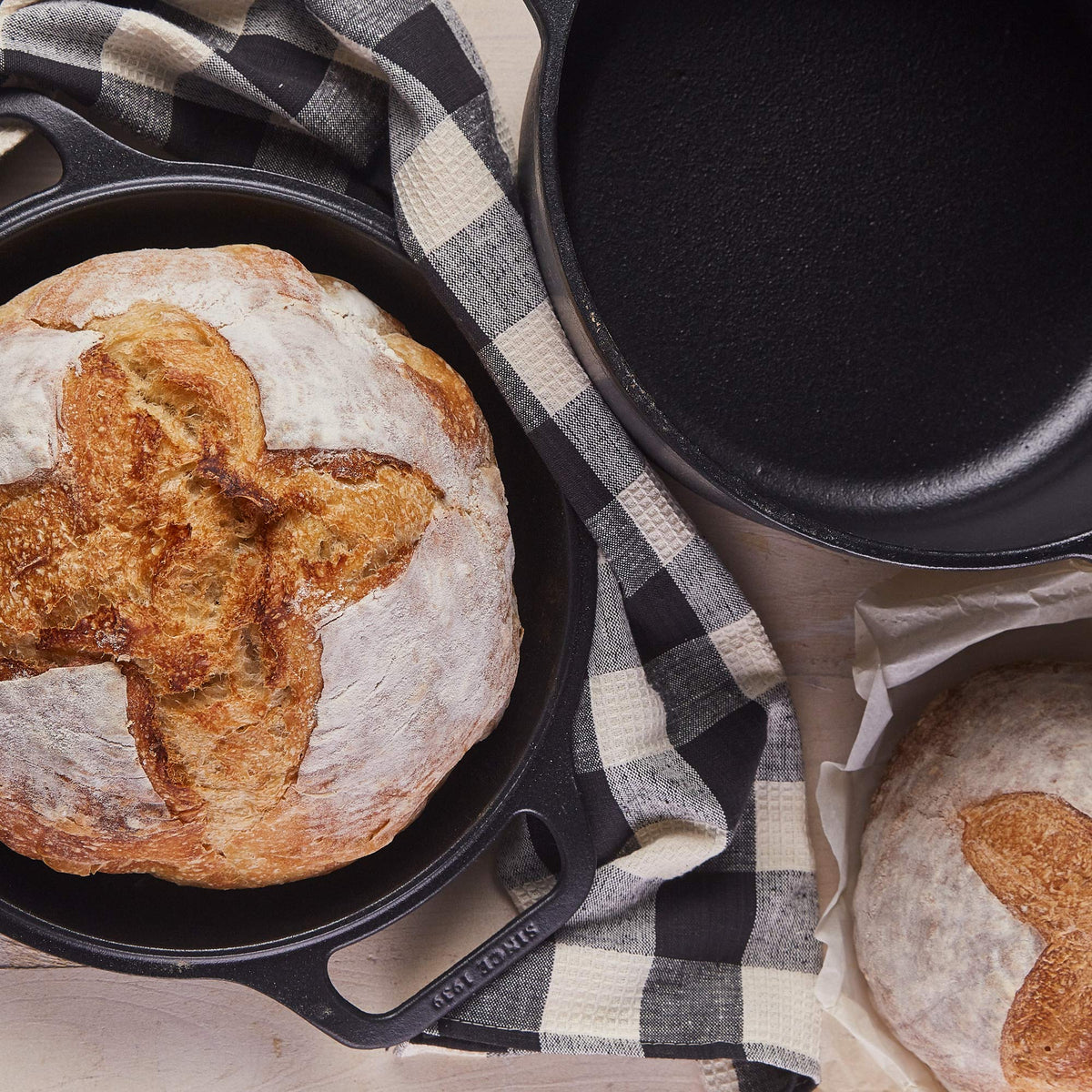 Horno Holandés Combo Hierro Fundido Curado 5.7L