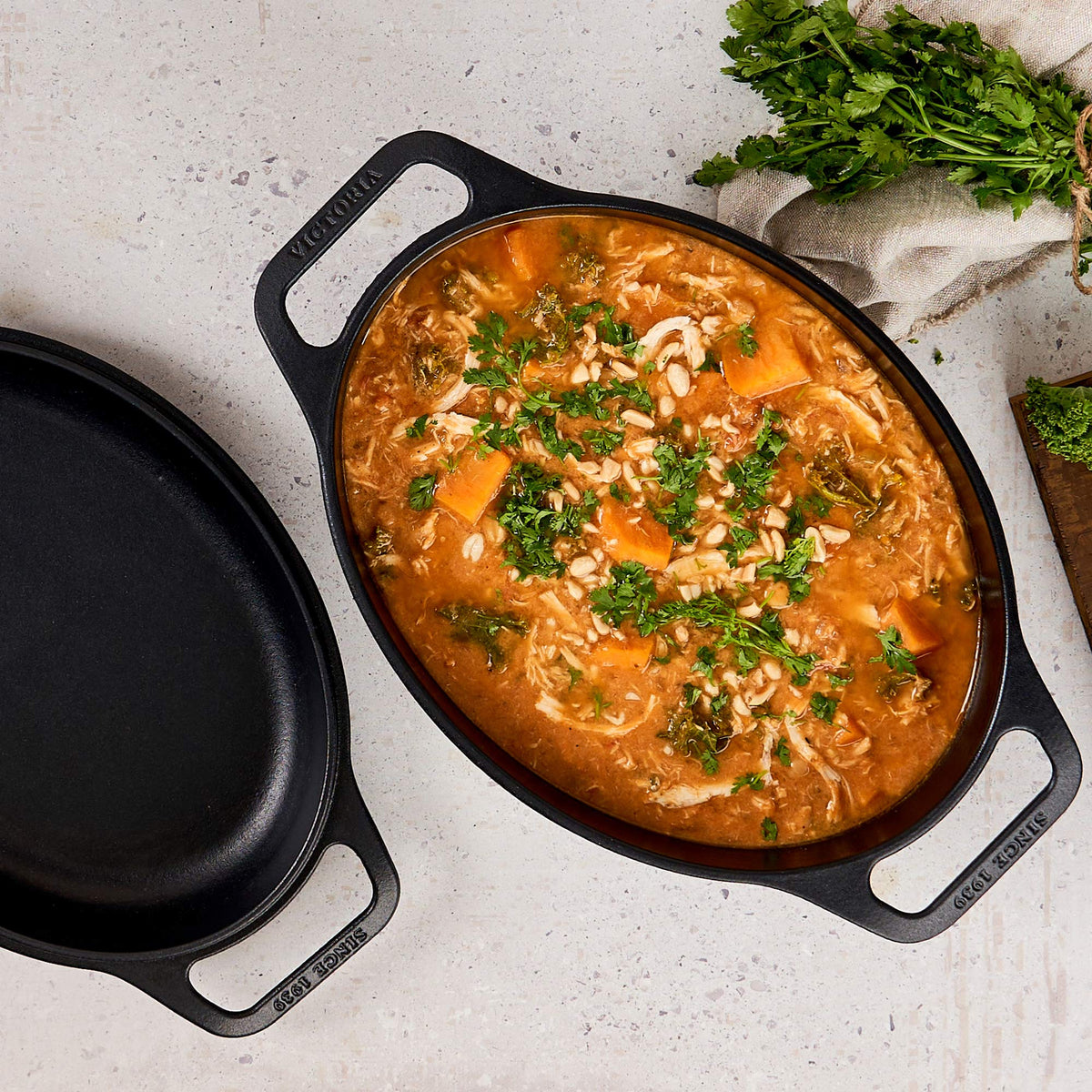 Horno Holandés Combo Hierro Fundido Esmaltado Ovalado 5.7L