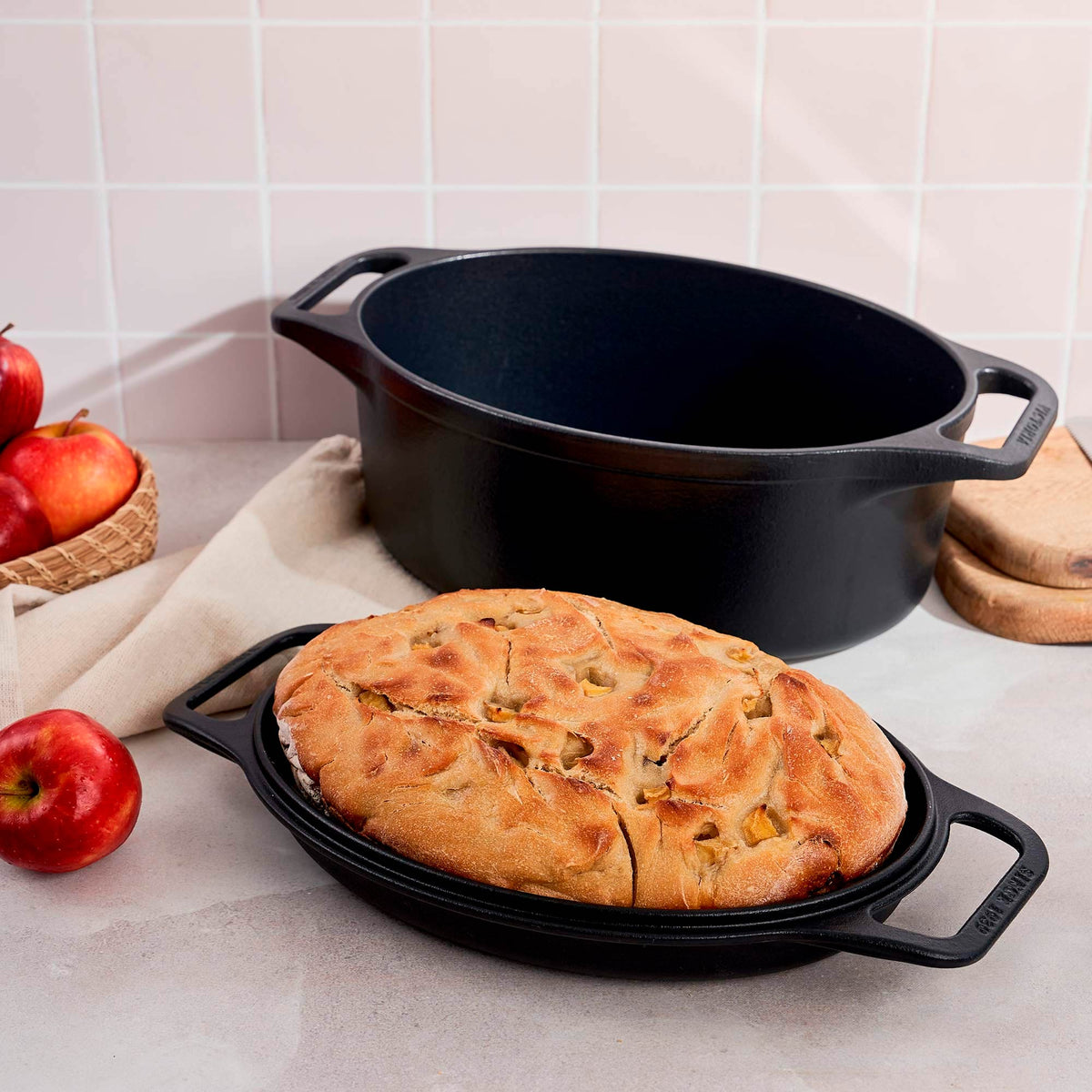 Horno Holandés Combo Hierro Fundido Curado Ovalado 5.7L