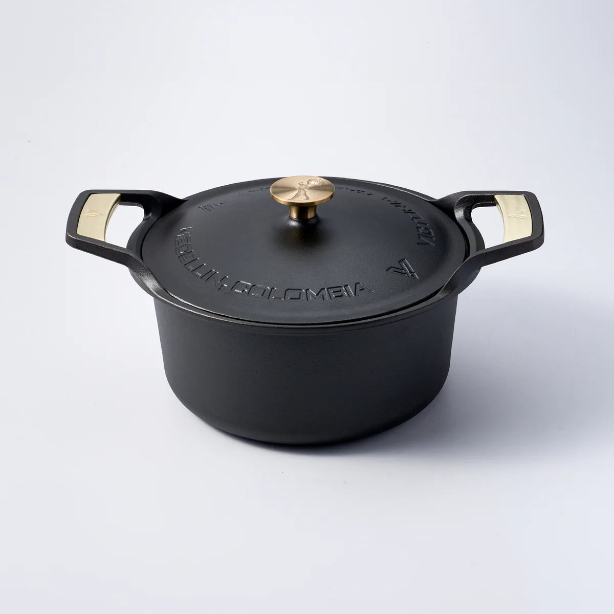 Horno Holandés Hierro Fundido Curado Signature Glod 5.7L